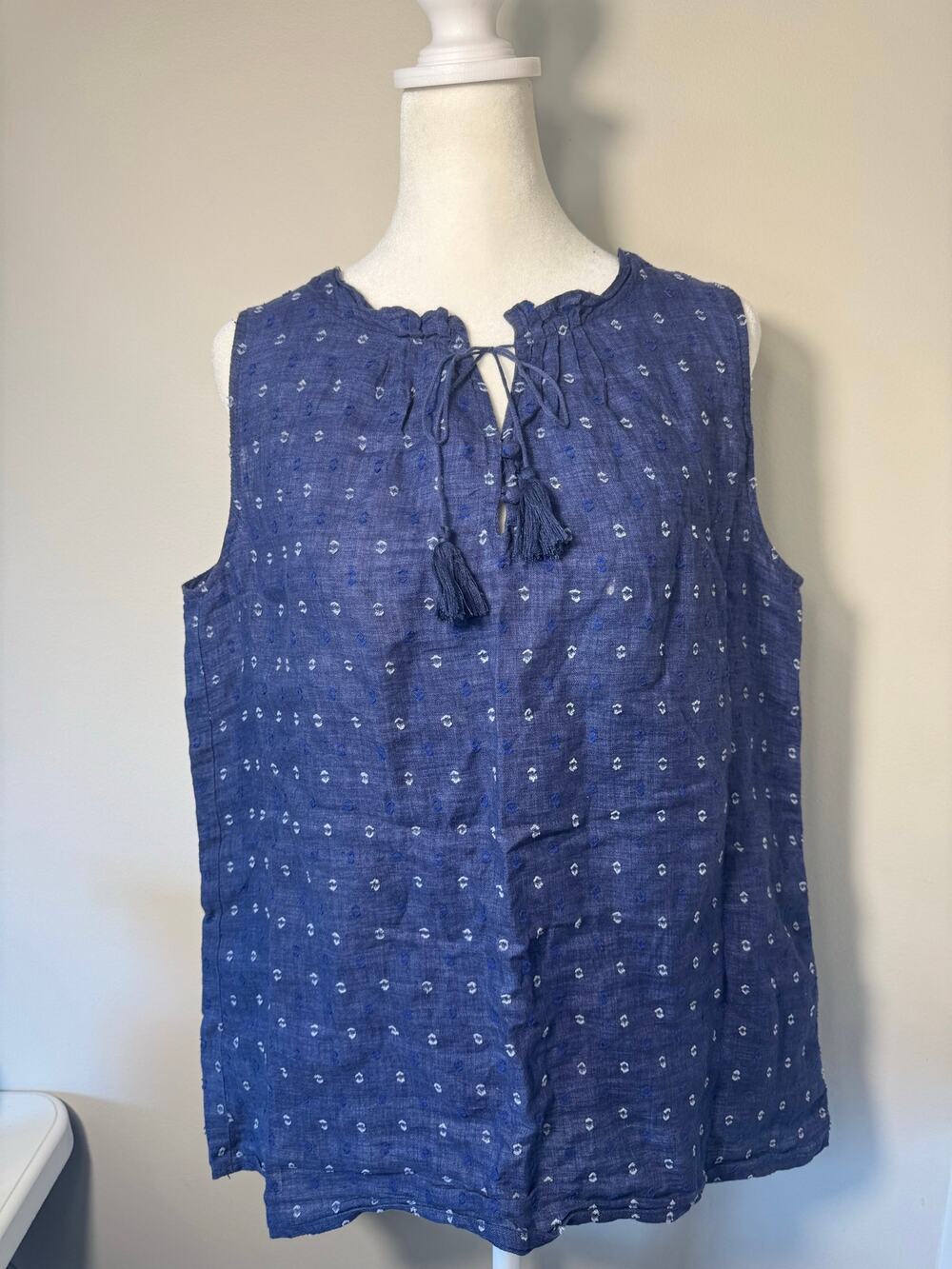 J. McLaughlin Dot Denim Blue Sleeveless Top with Tassels M